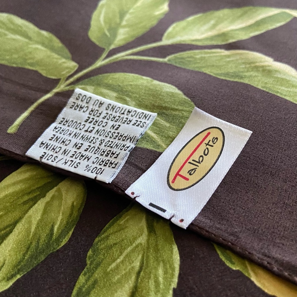 🍂 Talbots, Vintage Les Feuilles Mortes Silk Scarf - Picture 3 of 4